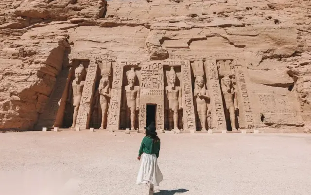 2-Day Abu Simbel & Aswan Tour from Luxor — باقات متعددة الأيام in Luxor & Aswan