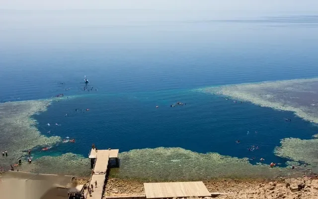 Freediving Discovery Intro (AIDA 1) v Dahabu – celý den u Blue Hole