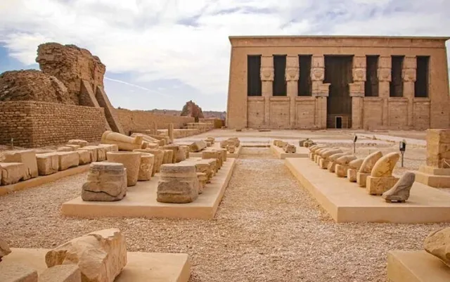 Dendera-templom egynapos kirándulás Luxorból