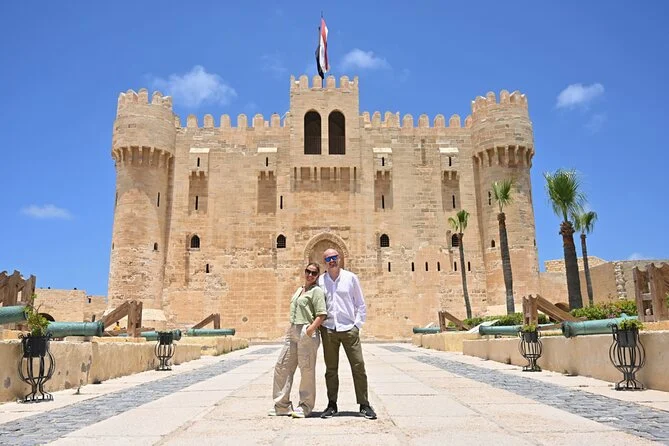 Privater Reiseleiter an der Zitadelle von Qaitbay