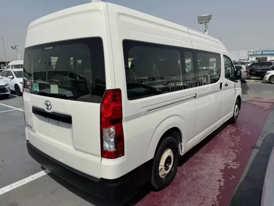 Toyota Hiace GL VIP transfer vehicle