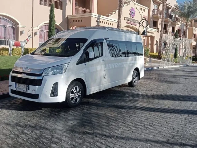 ميني باص transfer vehicle